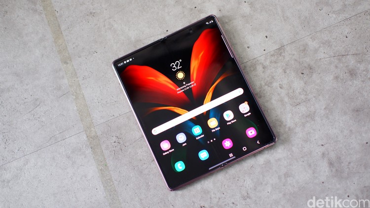 Galaxy Z Fold 2