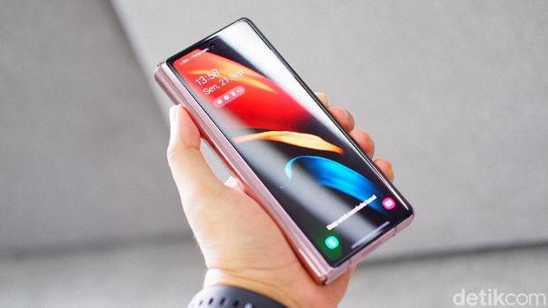 Samsung Galaxy Z Fold 2: Harga, Spesifikasi dan Desain