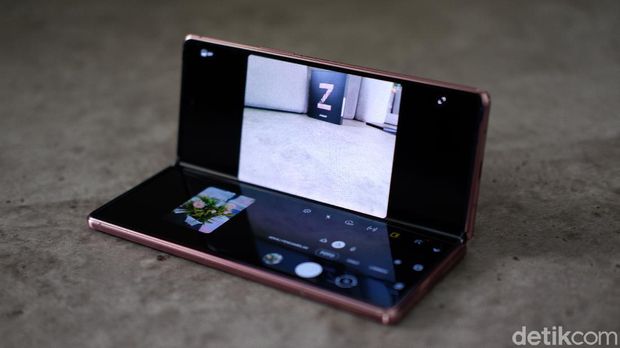 Galaxy Z Fold 2