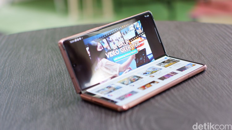 Galaxy Z Fold 2