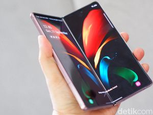 Samsung Siapkan Galaxy Fold dengan Layar Lipat Ganda