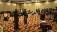 Poin keempat ialah siap bersinergi dengan KPU, Bawaslu dan Gugus Tugas COVID-19 dalam pendisiplinan masyarakat pemilih terhadap kepatuhan protokol kesehatan.