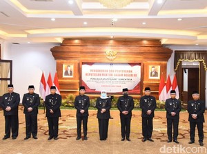Gubernur Khofifah Kukuhkan Enam Pjs Bupati dan Wali Kota