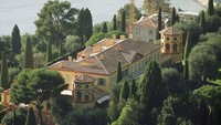 Villa Leopolda, Villefranche-Sur-Mer. Rumah yang terletak di Prancis Selatan ini dimiliki oleh Lily Safira konglomerat asal Brasil. Rumah seharga US$ 750 juta atau sekitar Rp 11,02 triliun dulunya berdiri di atas lahan perkebunan Raja Leopold II untuk menampung para selirnya. Rumah di tepi sungai ini berdiri di atas lahan 20 hektar. Pada 2008 ada seorang miliarder asal Rusia yang kepincut dengan rumah tersebut namun akhirnya gagal membeli.