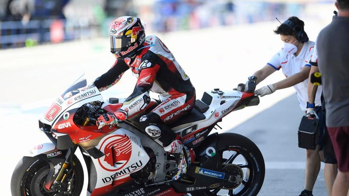 JEREZ DE LA FRONTERA, SPAIN - JULY 24: Takaaki Nakagami of Japan and LCR Honda Idemitsu starts from box during the MotoGP of Andalucia - Free Practice at Circuito de Jerez on July 24, 2020 in Jerez de la Frontera, Spain. (Photo by Mirco Lazzari gp/Getty Images)