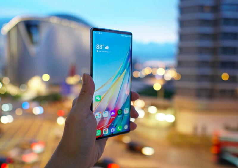 LG Wing