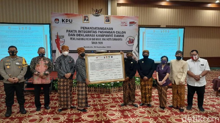 Paslon Gibran Rakabuming Raka-Teguh Prakosa dan Bagyo Wahyono-FX Supardjo sepakat kampanye damai selama Pilwalkot Solo, Sabtu (26/9/2020)