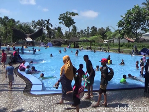 Traveler Bisa Berwisata Underwater dan Flying Fox di Lereng Semeru
