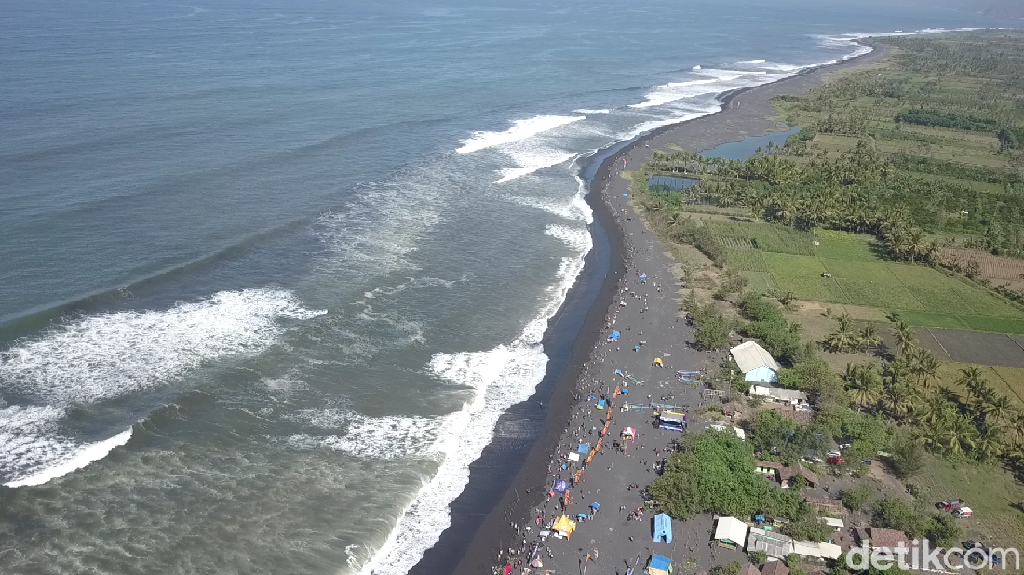 Pantai Selatan Jawa dan Prediksi BMKG Gempa yang Berpotensi Tsunami
