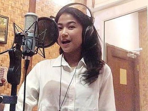 Putri Alida El Sa'ud voice over artist yang  sempat viral tirukan suara awak kabin pesawat