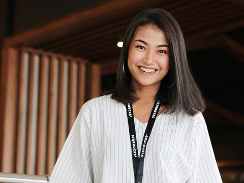 Putri Alida El Sa'ud voice over artist yang  sempat viral tirukan suara awak kabin pesawat