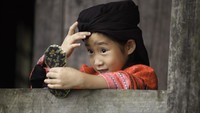 Sejak kecil mereka sudah diajarkan untuk merawat rambut. (Getty Images/iStockphoto)