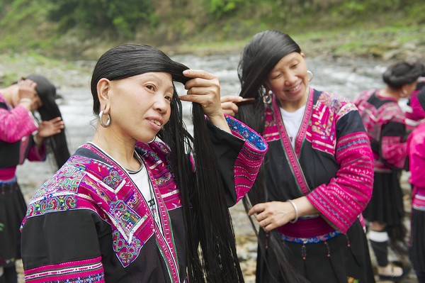 Mereka terus memanjangkan rambut dan merawatnya dengan ramuan rahasia turun-temurun. (Getty Images/iStockphoto) Mereka terus memanjangkan rambut dan merawatnya dengan ramuan rahasia turun-temurun. (Getty Images/iStockphoto)
