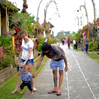 Berbagai budaya atau kebiasaan orang Bali tampaknya masih bisa ditolerir oleh Veronika. Namun ia mengaku jika beberapa hal sulit untuk dihadapinya, terkait mental, patriarki, dan seringnya terjadi gempa bumi. Veronika juga merindukan pergantian musim. Aku merindukan perubahan musim. Siapa yang sangka aku aku akan rindu musim hujan di bulan November, katanya.Foto: Instagram bule_vero