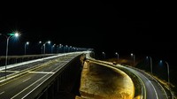 Tol ini menjadi istimewa karena selain diperuntukkan bagi kendaraan roda empat, disediakan pula 5 (lima) perlintasan Underpass Perlintasan Gajah (UPG) di sepanjang Tol Pekanbaru-Dumai. 