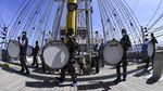 Aksi Para Taruna AAL Berlatih Drumband di KRI Bima Suci