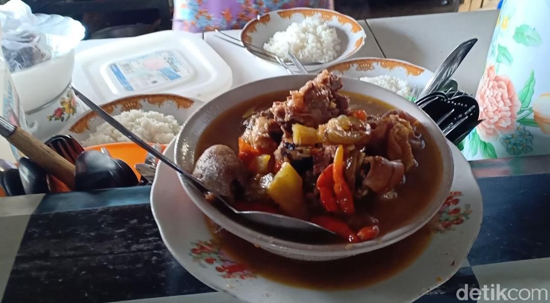 Asam-asam Kambing Mbok Sri di Nganjuk