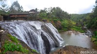 Curug Bilik berada di Desa Jayasari Kecamatan Langkaplancar Pangandaran, Jawa Barat.