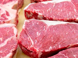 Trik Emak-emak Lumerkan Daging Beku 5 Menit dan Bikin Es Batu 1 Menit