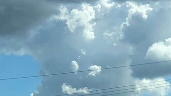 Pareidolia waktu kecil paling sering dijumpai di awan. Foto: Brightside