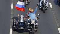 Menurut pejabat transportasi Moskow, diperkirakan 100.000 sepeda motor terdaftar di ibu kota Rusia, dengan jumlah yang bertambah 5-10 ribu per tahunnya. AP Photo/Alexander Zemlianichenko.