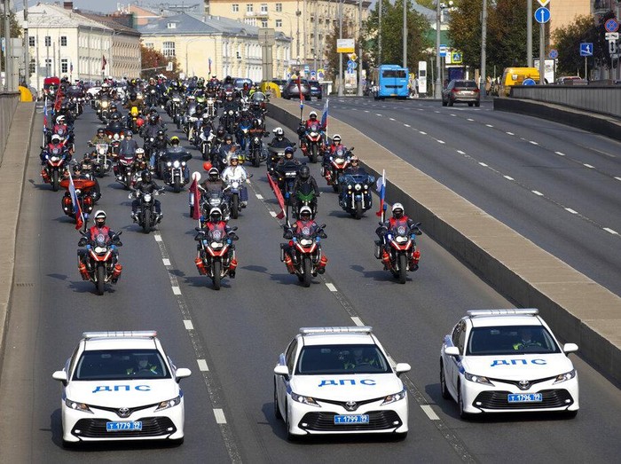 Ribuan pengendara motor memenuhi jalan di Rusia dalam acara tahunan Festival Sepeda Motor Moskow, Sabtu (26/9/2020) waktu setempat.