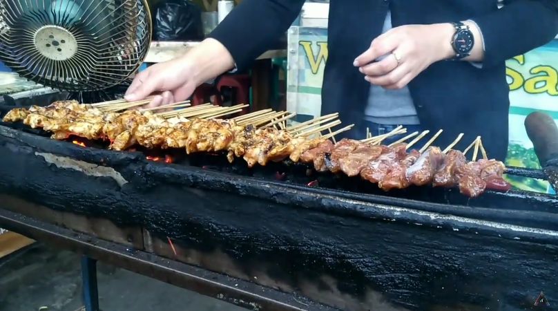 Geulis Pisan! Teteh Siti Penjual Sate Kelinci yang Lezat