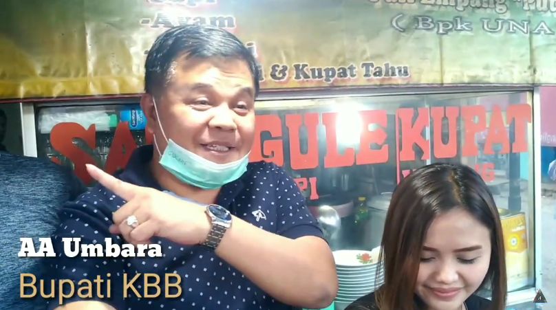 Siti Suminar, Penjual Sate Cantik di Lembang Bandung