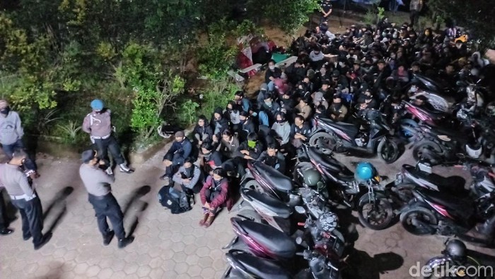 Pesta miras di Kabupaten Bandung digerebek polisi.