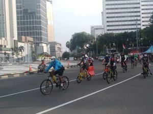 PSBB DKI Diperpanjang, Kawasan Bundaran HI Diramaikan Pesepeda Pagi Ini