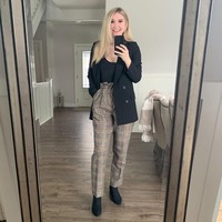 Inilah penampilan Sophie kini yang lebih tertutup. Dia lebih memilih mengunggah foto menggunakan sweater atau blazer  Foto: dok. Instagram