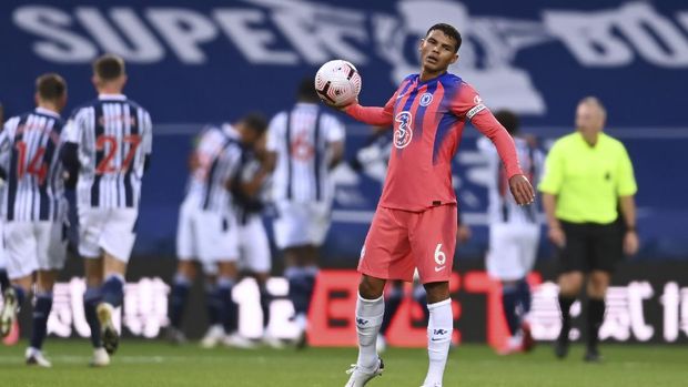 Thiago Silva Chelsea's Thiago Silva looks dejected after West Bromwich Albion score their second goal during the English Premier League soccer match between West Bromwich Albion and Chelsea at the Hawthorns in West Bromwich, England, Sunday, Sept. 26, 2020. (Laurence Griffiths/Pool via AP)