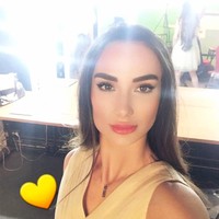 Alhasil, Yagmur mencari cara lain, yakni dengan memakai jasa pembunuh bayaran. Ia diduga mengeluarkan uang sebesar 1 juta pound sterling atau sekitar Rp 18 miliar untuk membayar sang pembunuh. (Foto: Instagram/@yagmursarnicofficial)