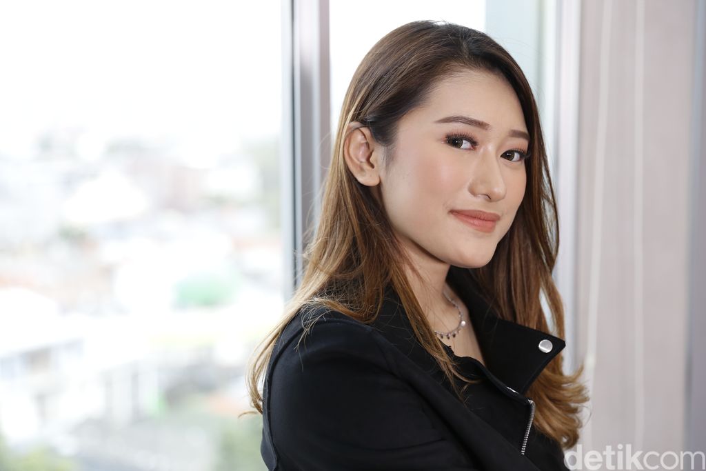 Amanda Caesa saat berkunjung ke kantor detikcom.