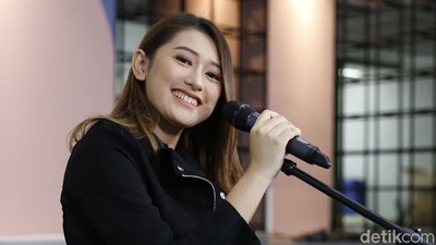 Berkenalan dengan Amanda Caesa si Pendatang Baru