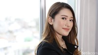 Piano dan gitar merupakan instrumen yang dapat dimainkan oleh Amanda Caesa. Foto: Asep Syaifullah/detikHOT
