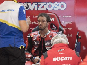 Dovizioso Ngamuk sampai Lempar Sarung Tangan, Ini Sebabnya
