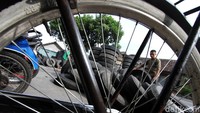 Pembeli bendel ban adalah industri sofa di Jepara.