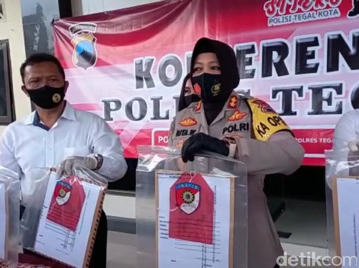 Barang bukti Wakil Ketua DPRD Kota Tegal jadi tersangka gegara konser dangdut, Senin (28/9/2020).