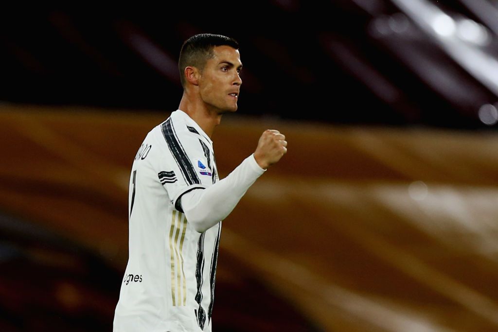 Cristiano Ronaldo ROME, ITALY - SEPTEMBER 27: Cristiano Ronaldo of Juventus celebrates after scoring the team's second goal during the Serie A match between AS Roma and Juventus at Stadio Olimpico on September 27, 2020 in Rome, Italy. (Photo by Paolo Bruno/Getty Images)