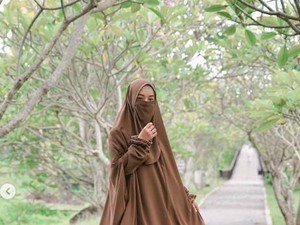 Dinda Hauw Pakai Cadar dan Bicara soal Hijrah