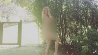 Gwyneth Paltrow sempat membuat heboh dengan unggahan foto bugilnya di instagram kala merayakan ulang tahunnya ke-48 belum lama ini. Dok. Instagram