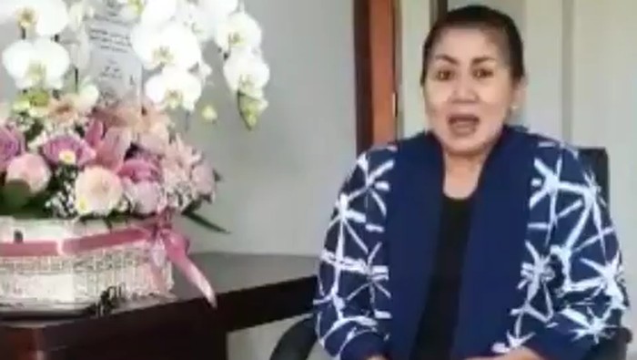 Istri Gubernur Bali I Wayan Koster, Ni Putu Putri Suastini