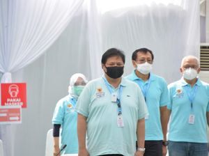 Kalung Purifier Menteri Airlangga Bukan Jimat Anti-Corona
