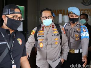 Djoko Tjandra-Anita Pakai Baju Tahanan, Brigjen Prasetijo Berseragam Polisi