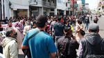 Pedagang Pasar Baru Buka Paksa Penutup Jalan Suniaraja-Otista
