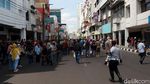Pedagang Pasar Baru Buka Paksa Penutup Jalan Suniaraja-Otista