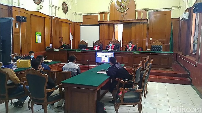 pembunuhan di surabaya