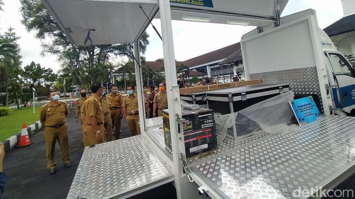 Pemkab Ciamis terima bantuan Mobil Maskara dari Pemprov Jabar.