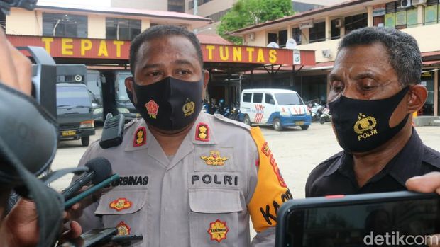 Polresta Jayapura membubarkan demo penolakan Otsus Papua II di Jayapura (Wilpret S/detikcom)